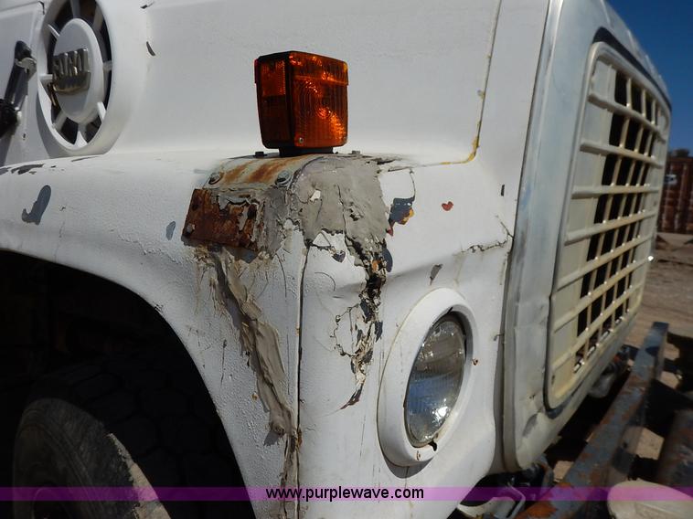 image for item H7908 1978 Ford 9000 water truck
