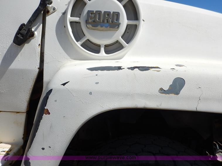 image for item H7908 1978 Ford 9000 water truck