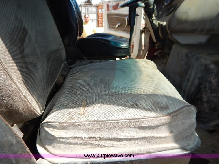 image for item H7908 1978 Ford 9000 water truck