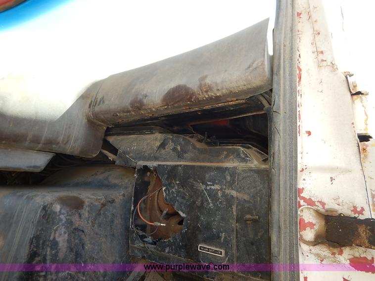 image for item H7908 1978 Ford 9000 water truck