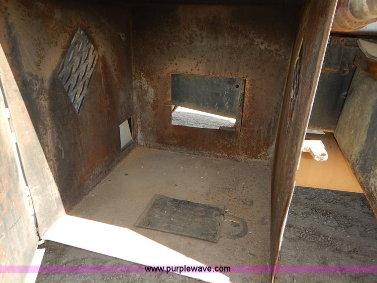 image for item H7908 1978 Ford 9000 water truck