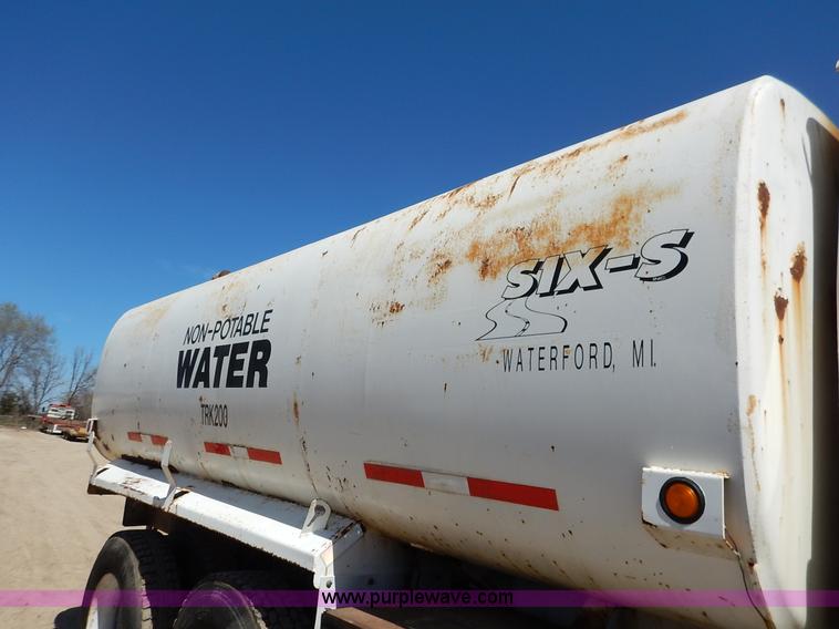 image for item H7908 1978 Ford 9000 water truck