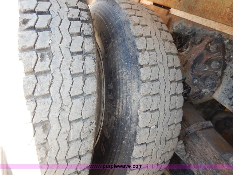 image for item H7908 1978 Ford 9000 water truck