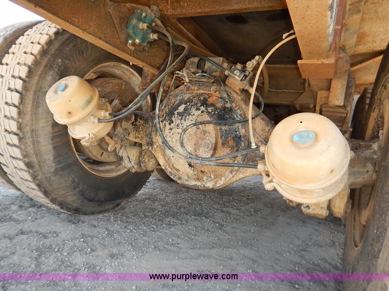 image for item H7908 1978 Ford 9000 water truck