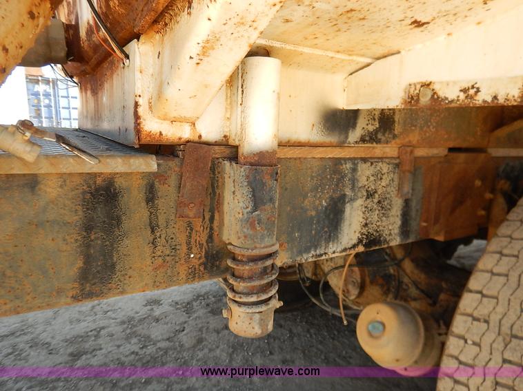 image for item H7908 1978 Ford 9000 water truck