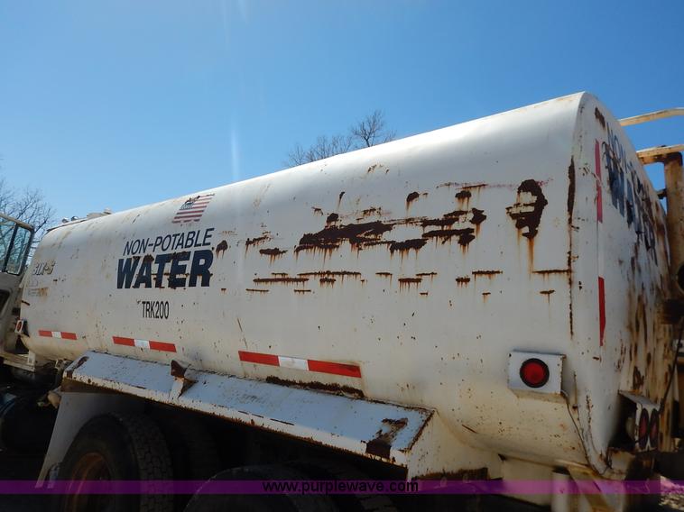 image for item H7908 1978 Ford 9000 water truck