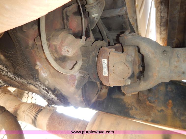 image for item H7908 1978 Ford 9000 water truck