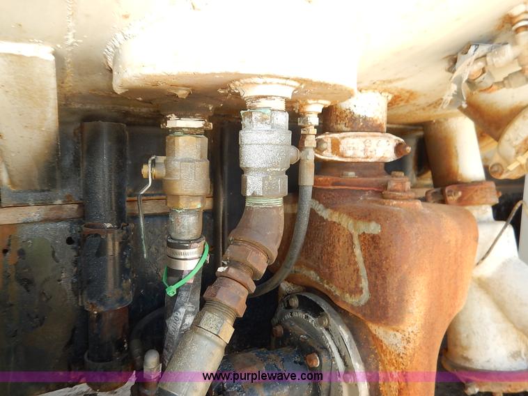 image for item H7908 1978 Ford 9000 water truck