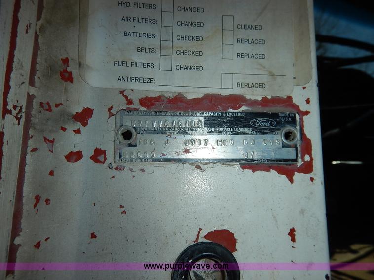 image for item H7908 1978 Ford 9000 water truck