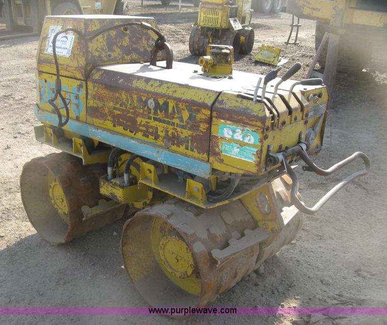 image for item H8720 1996 Multiquip Rammax RW1404-MR trench compactor