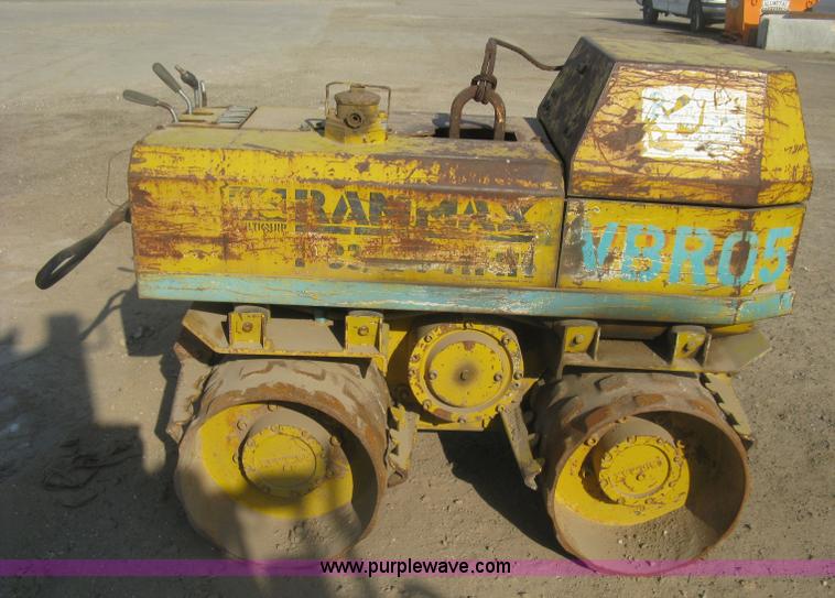 image for item H8720 1996 Multiquip Rammax RW1404-MR trench compactor