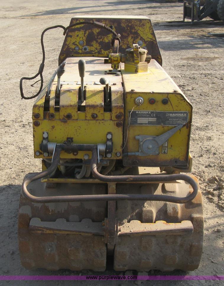 image for item H8720 1996 Multiquip Rammax RW1404-MR trench compactor