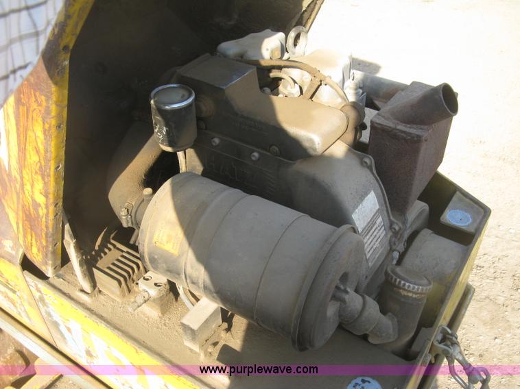 image for item H8720 1996 Multiquip Rammax RW1404-MR trench compactor