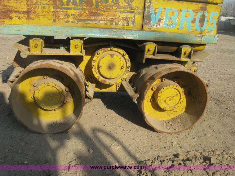 image for item H8720 1996 Multiquip Rammax RW1404-MR trench compactor