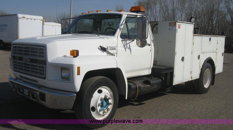 image for item H8722 1994 Ford F700 service truck