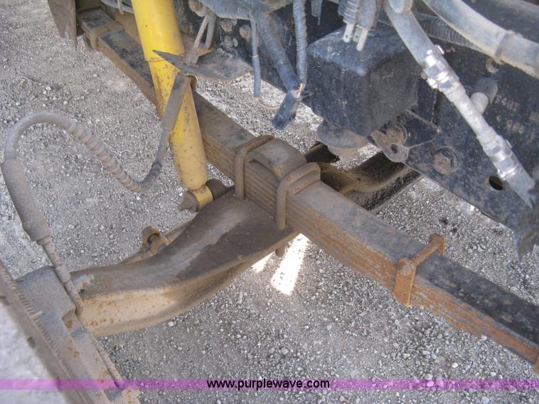 image for item H8722 1994 Ford F700 service truck