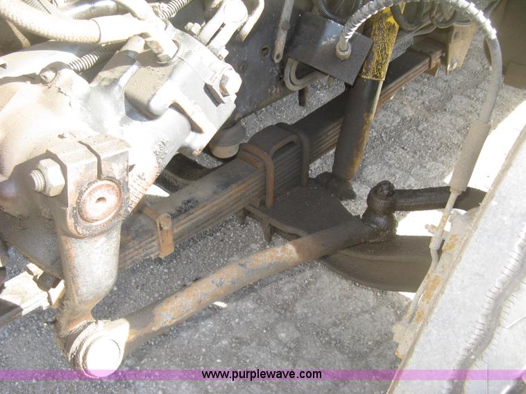 image for item H8722 1994 Ford F700 service truck