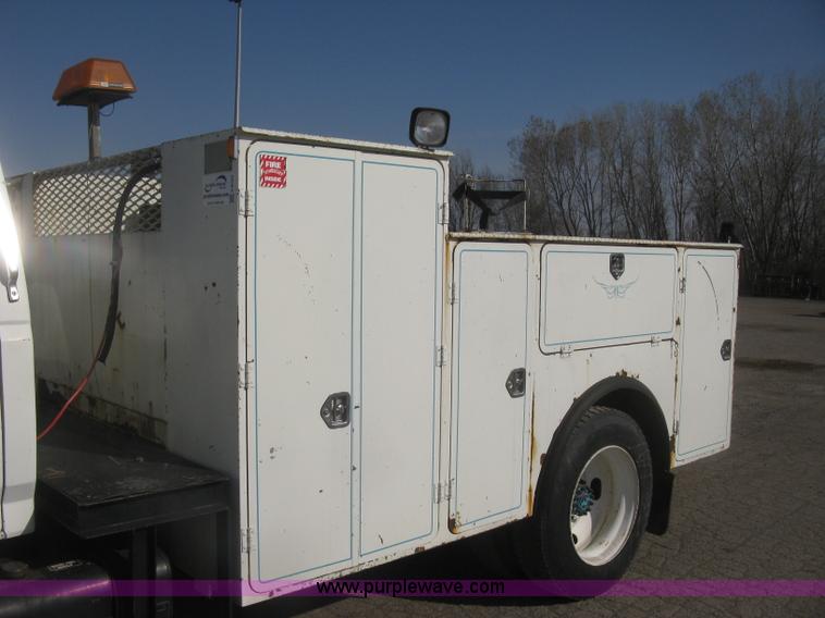 image for item H8722 1994 Ford F700 service truck
