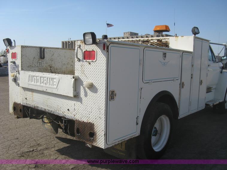 image for item H8722 1994 Ford F700 service truck