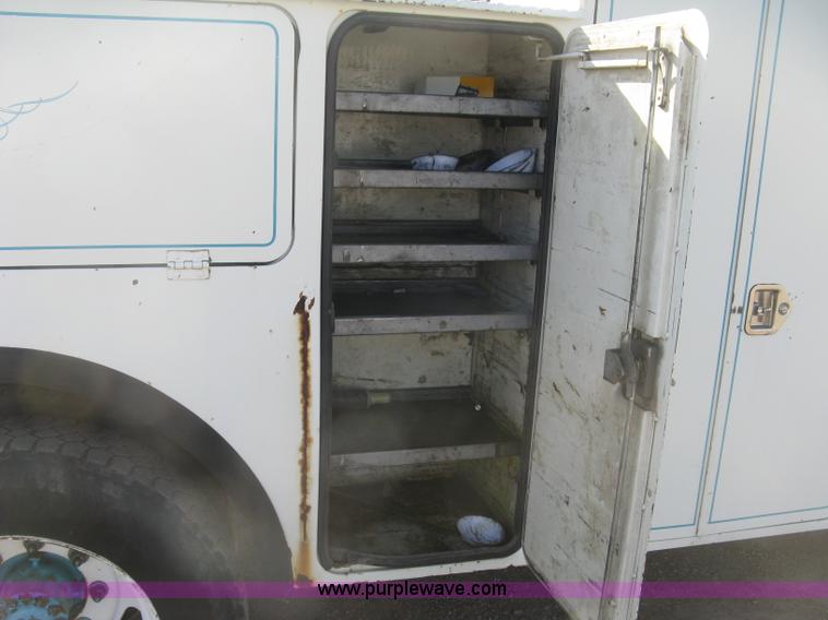 image for item H8722 1994 Ford F700 service truck