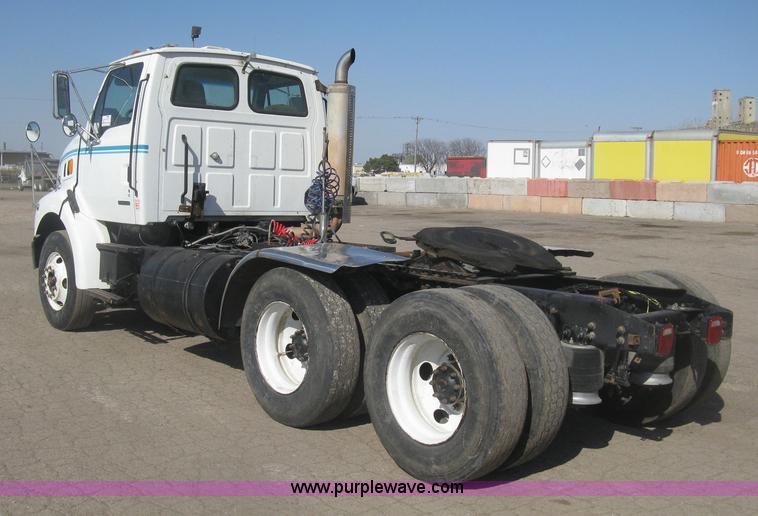 image for item H8723 2001 Sterling semi truck