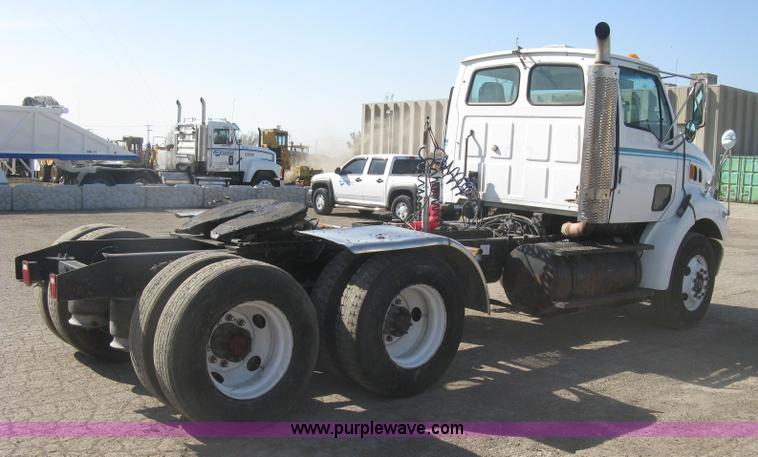 image for item H8723 2001 Sterling semi truck