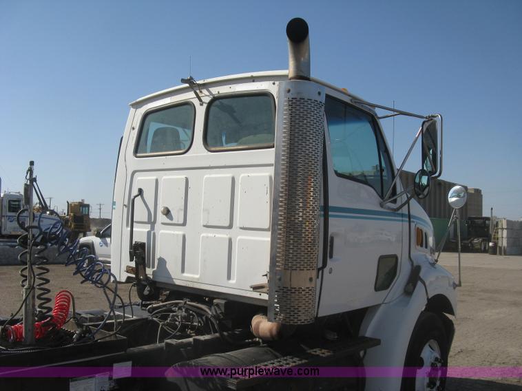 image for item H8723 2001 Sterling semi truck