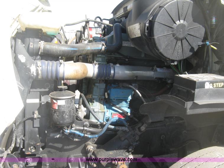 image for item H8723 2001 Sterling semi truck