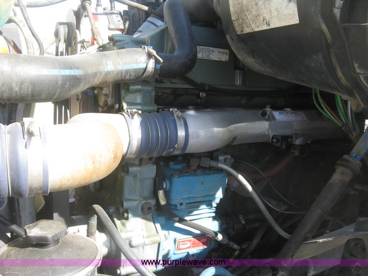 image for item H8723 2001 Sterling semi truck