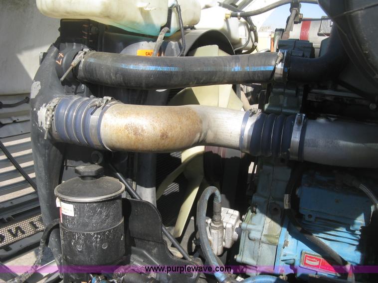 image for item H8723 2001 Sterling semi truck