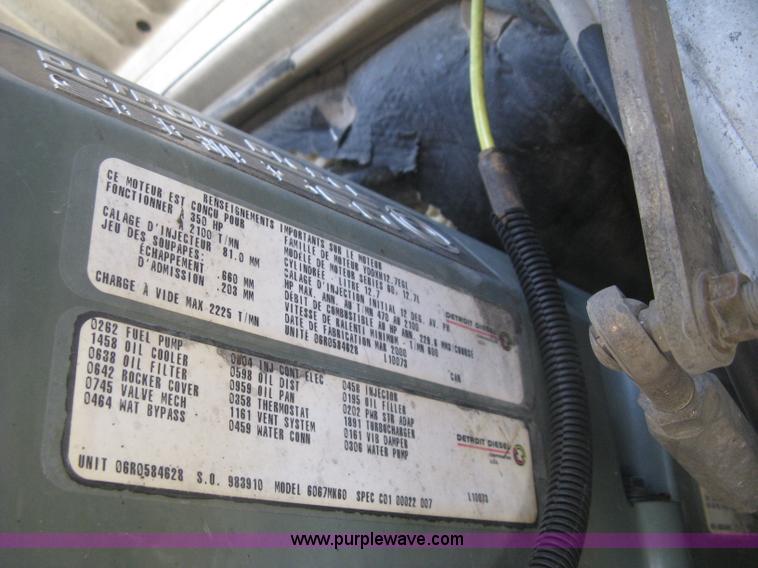 image for item H8723 2001 Sterling semi truck