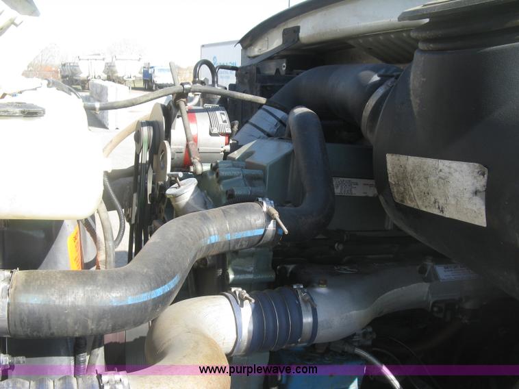 image for item H8723 2001 Sterling semi truck