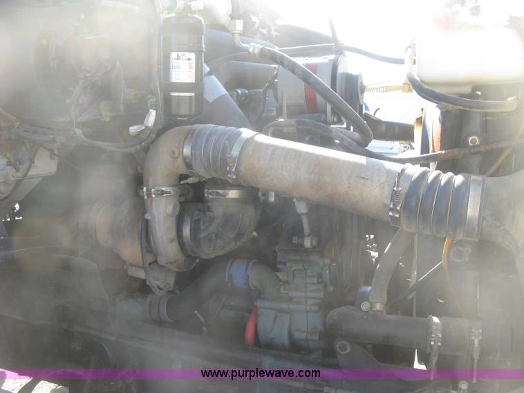 image for item H8723 2001 Sterling semi truck