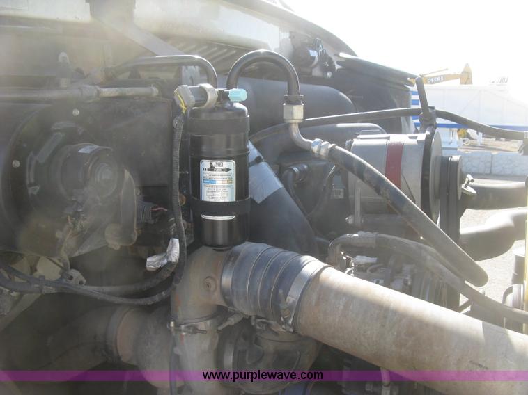 image for item H8723 2001 Sterling semi truck