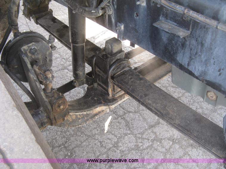 image for item H8723 2001 Sterling semi truck