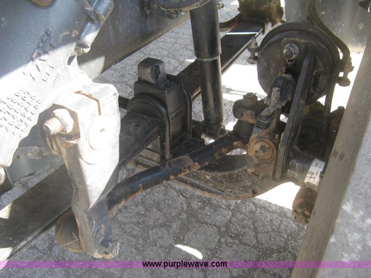 image for item H8723 2001 Sterling semi truck