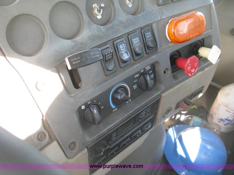 image for item H8723 2001 Sterling semi truck