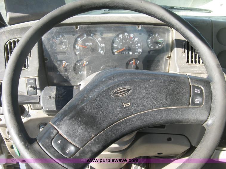 image for item H8723 2001 Sterling semi truck