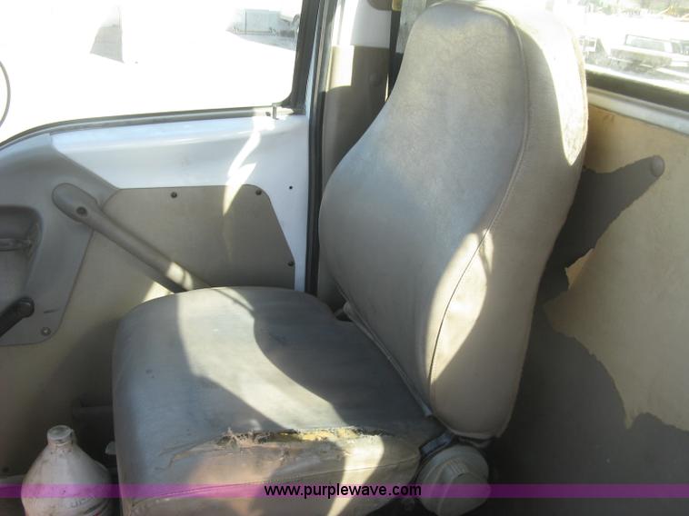 image for item H8723 2001 Sterling semi truck