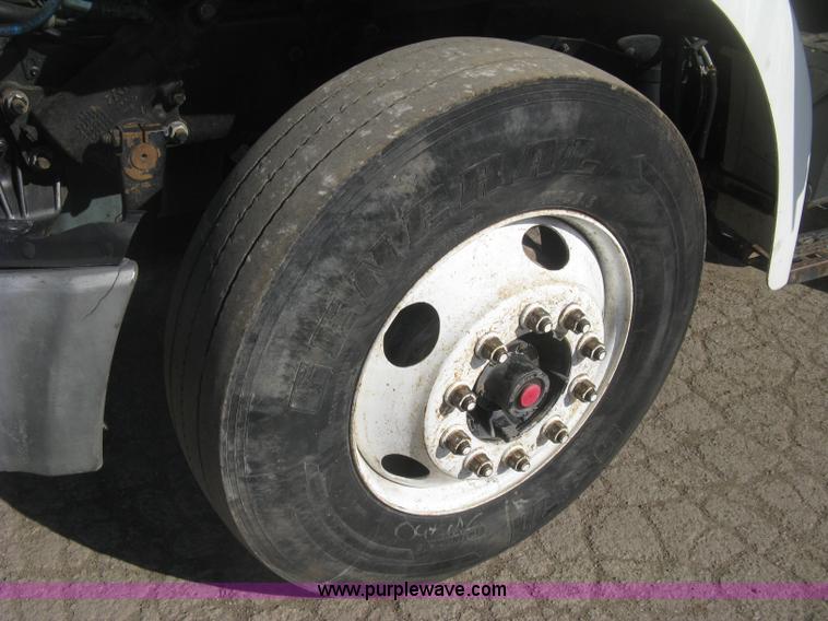 image for item H8723 2001 Sterling semi truck