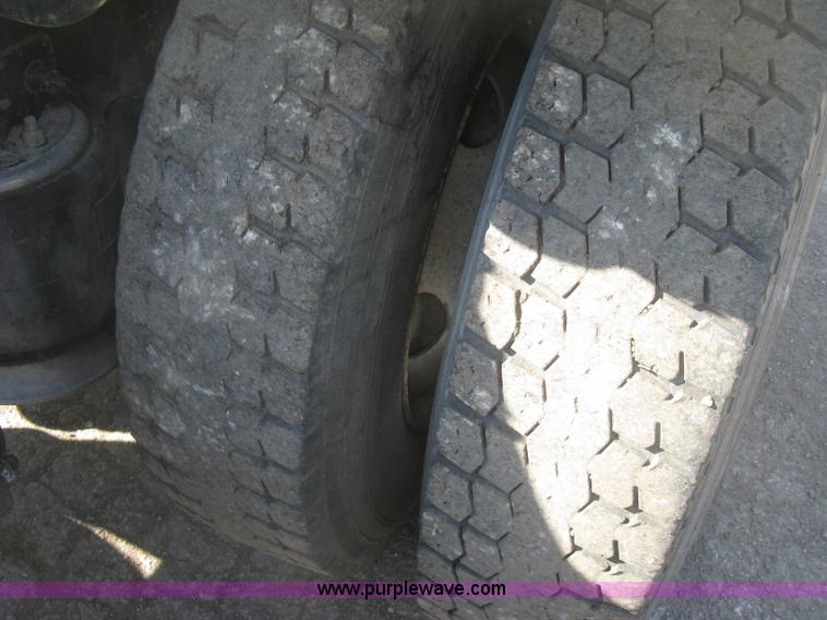 image for item H8723 2001 Sterling semi truck