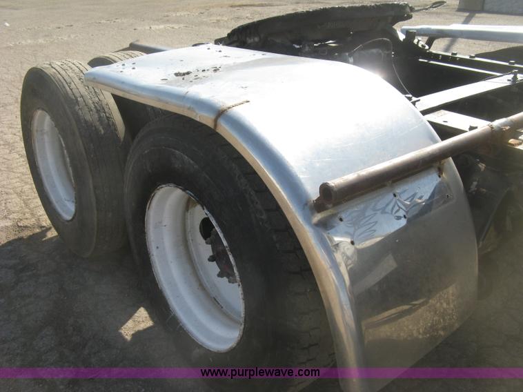 image for item H8723 2001 Sterling semi truck