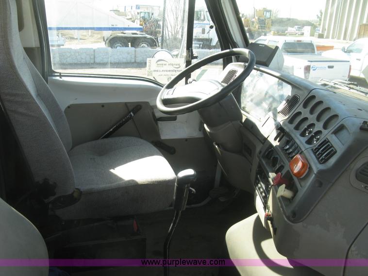 image for item H8723 2001 Sterling semi truck