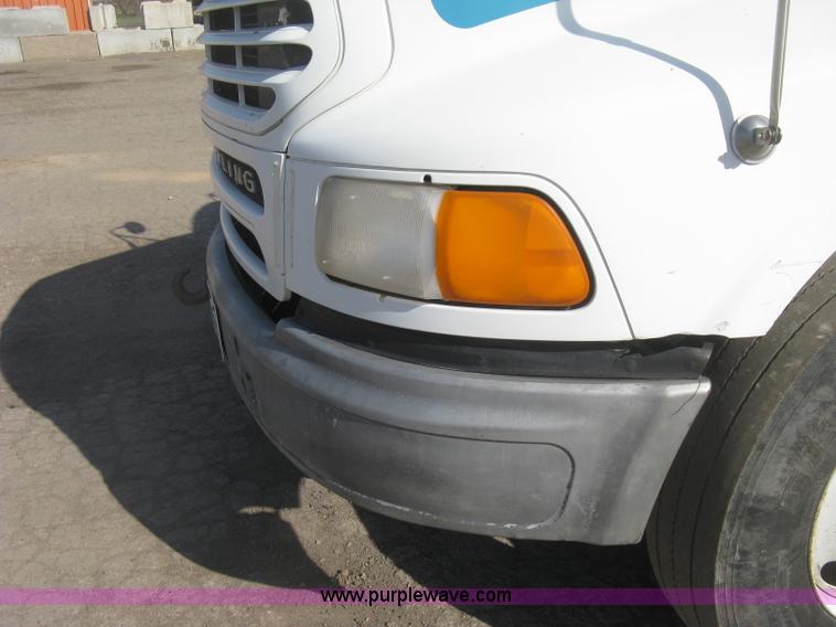 image for item H8723 2001 Sterling semi truck