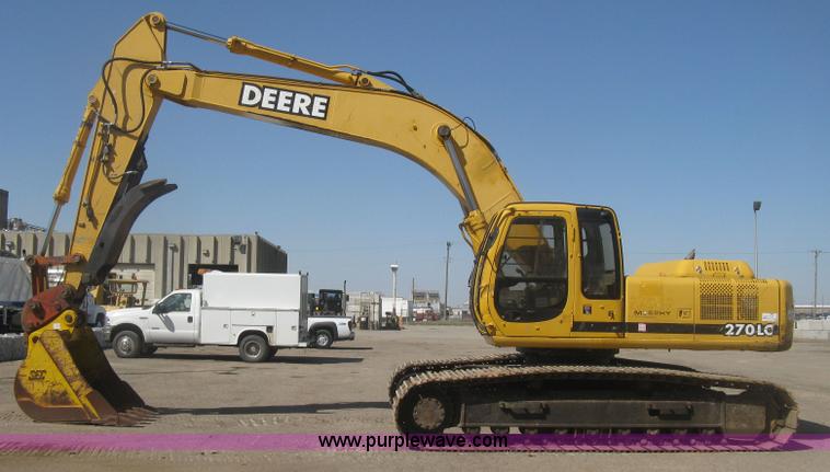 image for item H8724 2001 John Deere 270 LC excavator
