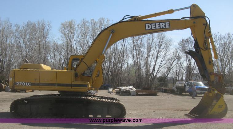 image for item H8724 2001 John Deere 270 LC excavator