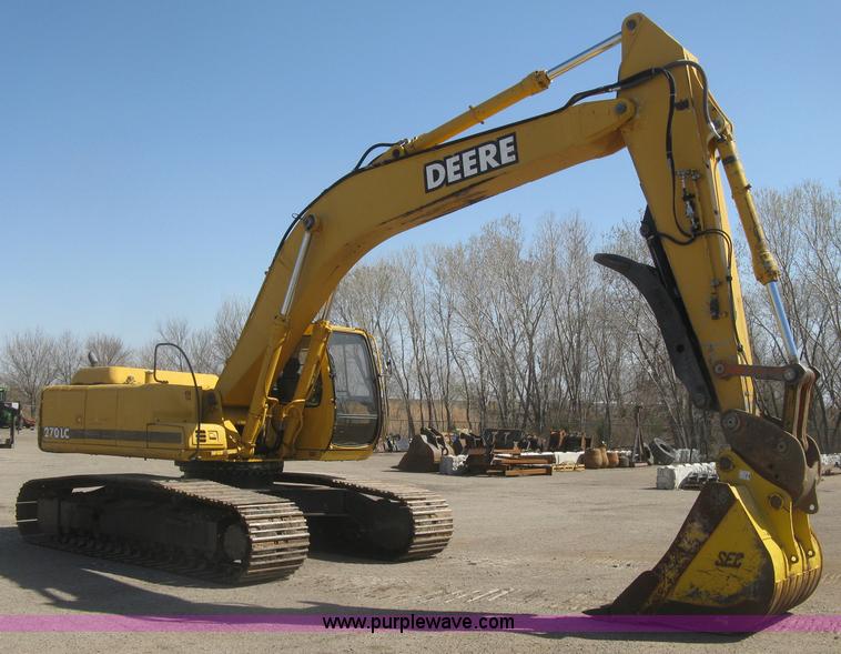 image for item H8724 2001 John Deere 270 LC excavator