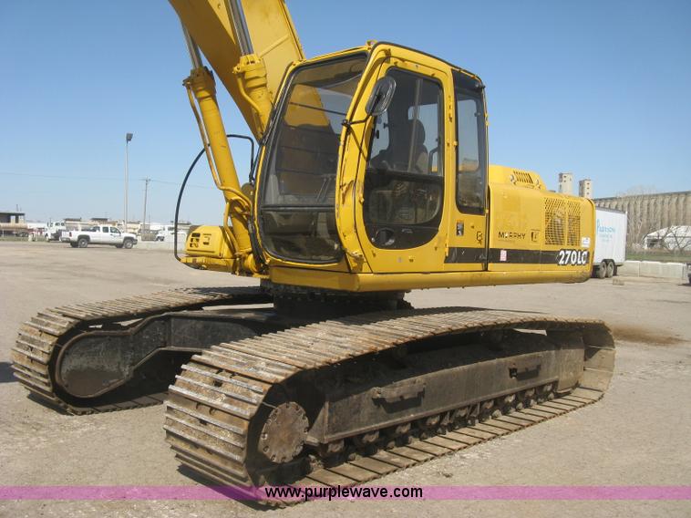 image for item H8724 2001 John Deere 270 LC excavator