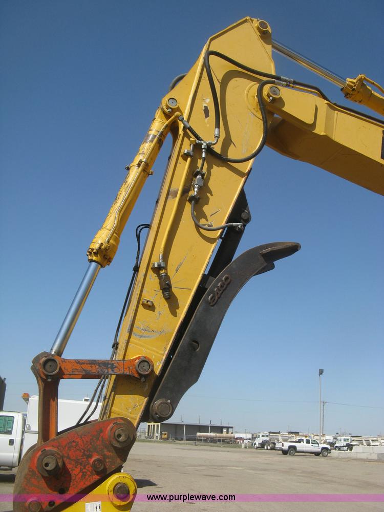 image for item H8724 2001 John Deere 270 LC excavator