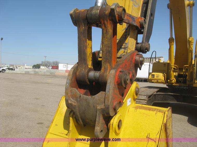 image for item H8724 2001 John Deere 270 LC excavator